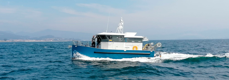 Indra y la Xunta de Galicia desarrollan un dron naval pionero para proteger el medioambiente marino 